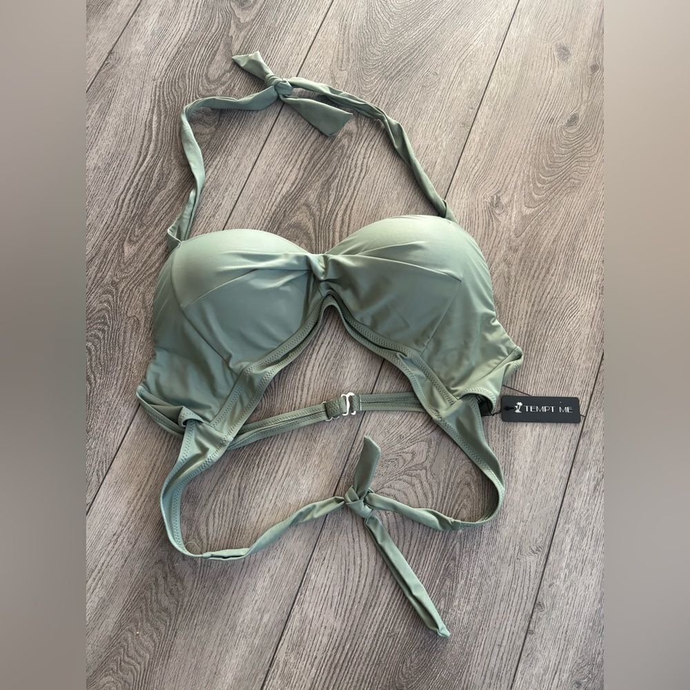 Tempt me Women's Green Bikini Top